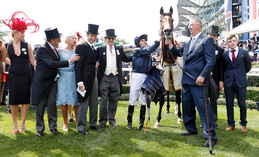 Hunting-Horn-0009 
 HUNTING HORN (Ryan Moore) and connections after The Hampton Court Stakes
Royal Ascot 21 Jun 2018 - Pic Steven Cargill / Racingfotos.com