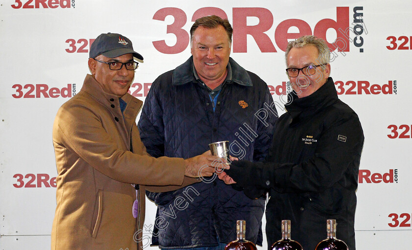 Gronkowski-0012 
 Presentation by Barney Clifford to Amer Abdulaziz and Tom Ludt for The Road To The Kentucky Derby Conditions Stakes won by GRONKOWSKI Kempton 7 Mar 2018 - Pic Steven Cargill / Racingfotos.com