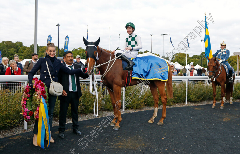 Hard-One-To-Please-0020 
 HARD ONE TO PLEASE (Pat Cosgrave) winner of The Stockholm Cup International
Bro Park, Sweden 18 Sep 2022 - Pic Steven Cargill / Racingfotos.com