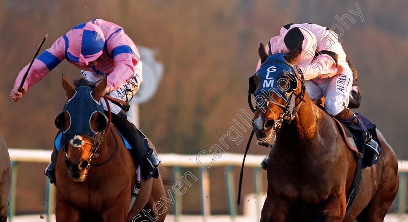 Unit-Of-Assessment-0005 
 UNIT OF ASSESSMENT (left, Adam Kirby) beats BAN SHOOF (right) in The Betway Live Casino Handicap Handicap Lingfield 24 Feb 2018 - Pic Steven Cargill / Racingfotos.com