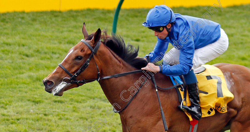 With-The-Moonlight-0003 
 WITH THE MOONLIGHT (William Buick) wins The Betfair Pretty Polly Stakes
Newmarket 1 May 2022 - Pic Steven Cargill / Racingfotos.com