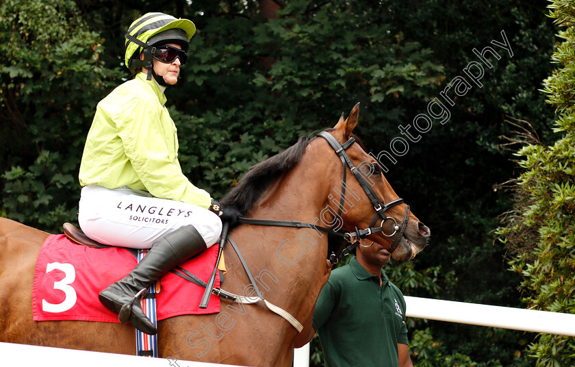 Compton-Mill-0001 
 COMPTON MILL (Serena Brotherton) before winning The Slug And Lettuce 2-4-1 Cocktails Amateur Riders Handicap
Sandown 9 Aug 2018 - Pic Steven Cargill / Racingfotos.com