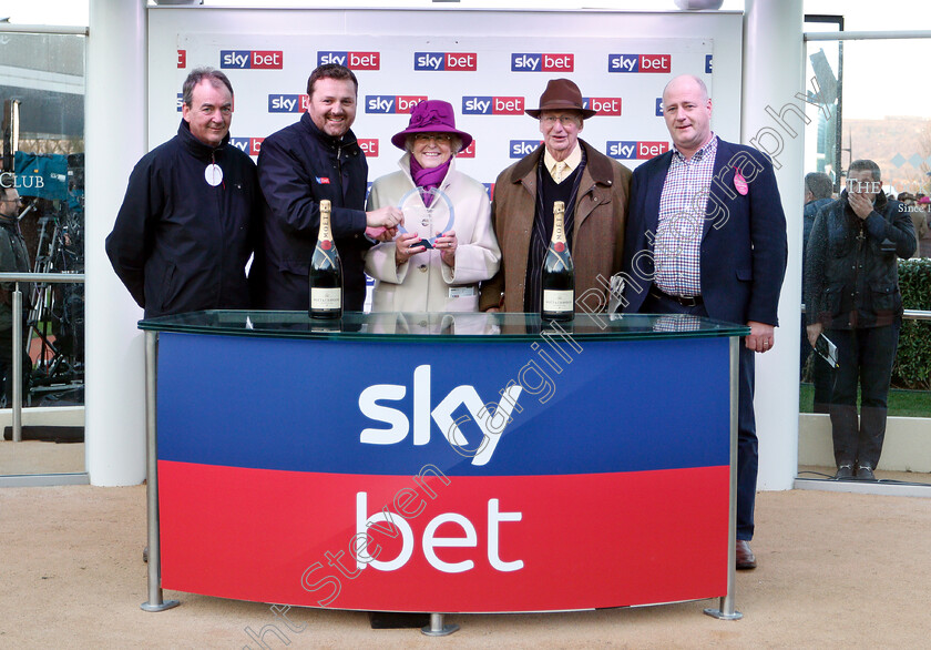 Elixir-De-Nutz-0004 
 Presentation to Mr and Mrs Terry Warner for The Sky Bet Supreme Trial Novices Hurdle won by ELIXIR DE NUTZ
Cheltenham 18 Nov 2018 - Pic Steven Cargill / Racingfotos.com