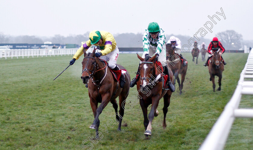 Downtown-Getaway-0001 
 DOWNTOWN GETAWAY (right, Nico De Boinville) beats CHAMPAGNE WELL (left) in The Matchbook British EBF National Hunt Novices Hurdle
Ascot 19 Jan 2019 - Pic Steven Cargill / Racingfotos.com