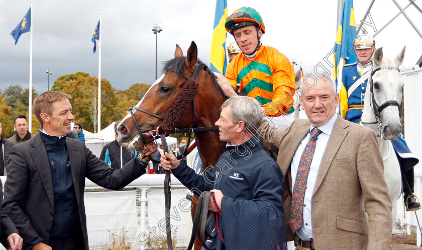 Old-News-0006 
 OLD NEWS (Shane Kelly) with Richard Hughes and owners after The Champagne Taittinger Svealandlopning
Bro Park, Sweden 22 Sep 2019 - Pic Steven Cargill / Racingfotos.com