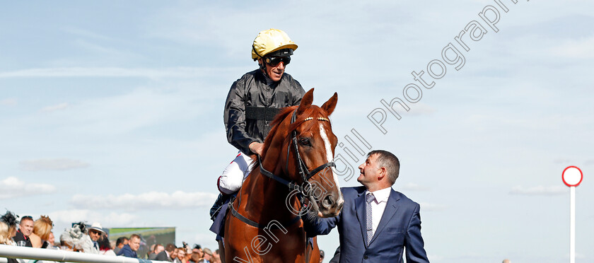 Stradivarius-0001 
 STRADIVARIUS (Frankie Dettori) before The Magners Rose Doncaster Cup
Doncaster 13 Sep 2019 - Pic Steven Cargill / Racingfotos.com