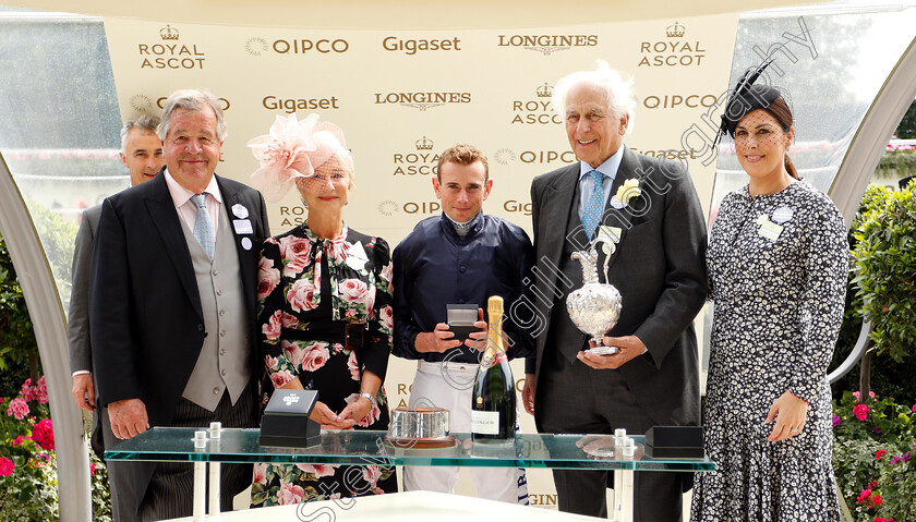 Crystal-Ocean-0014 
 Presentation by Dame Helen Mirren to Sir Evelyn De Rothschild, Sir Michael Stoute and Ryan Moore for The Hardwicke Stakes won by CRYSTAL OCEAN
Royal Ascot 23 Jun 2018 - Pic Steven Cargill / Racingfotos.com