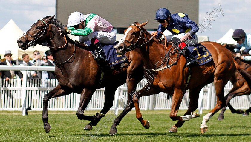 Khaadem-0002 
 KHAADEM (Oisin Murphy) beats SWINGALONG (right) in The Queen Elizabeth II Jubilee Stakes
Royal Ascot 22 Jun 2024 - Pic Steven Cargill / Racingfotos.com