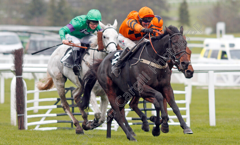 West-Approach-0006 
 WEST APPROACH (Robbie Power) wins The BetVictor Smartcards Handicap Chase
Cheltenham 16 Nov 2019 - Pic Steven Cargill / Racingfotos.com