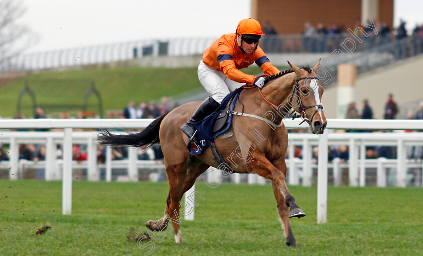 Sam-Spinner-0003 
 SAM SPINNER (Joe Colliver) wins The JLT Reve De Sivola Long Walk Hurdle Ascot 23 Dec 2017 - Pic Steven Cargill / Racingfotos.com