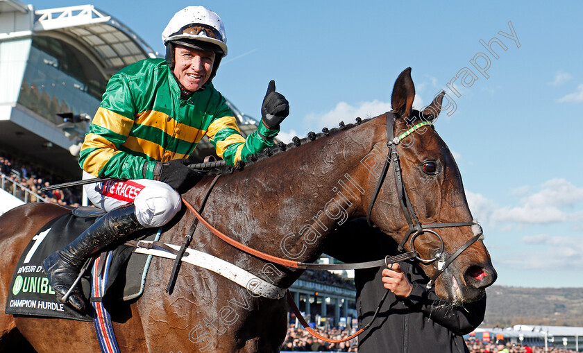 Buveur-D Air-0011 
 BUVEUR D'AIR (Barry Geraghty) after The Unibet Champion Hurdle Challenge Trophy Cheltenham 13 Mar 2018 - Pic Steven Cargill / Racingfotos.com