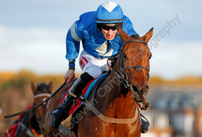 Maria s-Benefit-0009 
 MARIA'S BENEFIT (Ciaran Gethings) wins The Play Casino At 188bet Handicap Hurdle Sandown 12 Nov 2017 - Pic Steven Cargill / Racingfotos.com