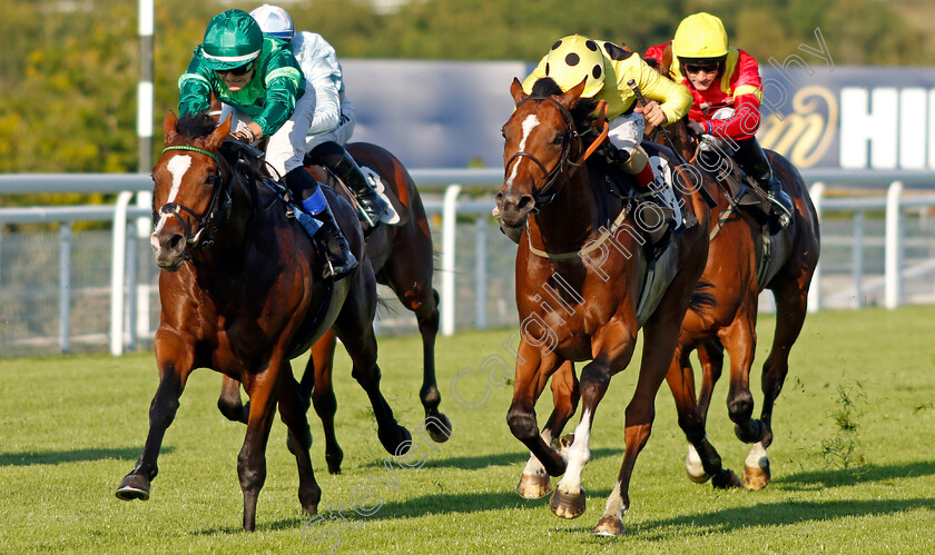 The-Parent-0004 
 THE PARENT (right, Andrea Atzeni) beats SIR LAURENCE GRAFF (left) in The British EBF Novice Stakes
Goodwood 26 Aug 2022 - Pic Steven Cargill / Racingfotos.com