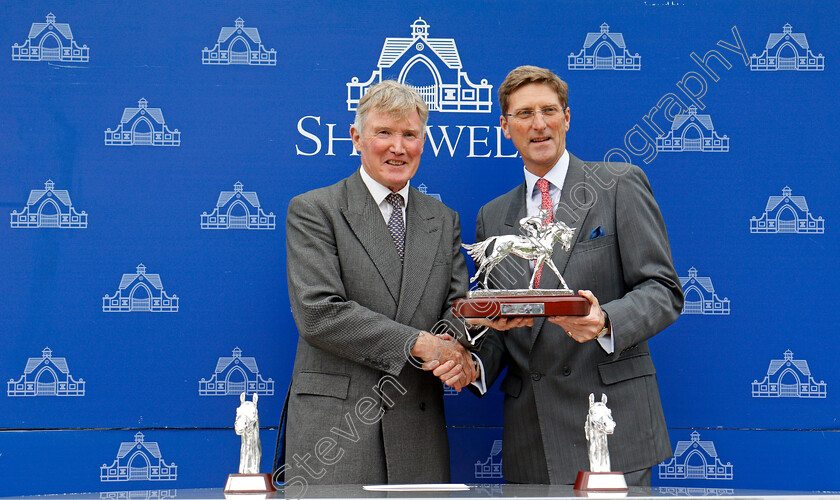 Juliet-Capulet-0008 
 Presentation by Richard Lancaster to Chris Richardson for The Shadwell Rockfel Stakes won by JULIET CAPULET Newmarket 29 Sep 2017 - Pic Steven Cargill / Racingfotos.com