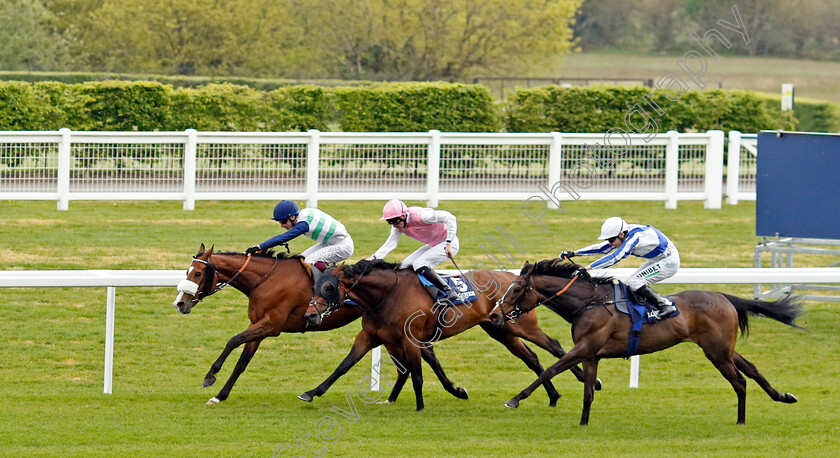 Coltrane-0003 
 COLTRANE (left, Oisin Murphy) beats CAIUS CHORISTER (right) and SWEET WILLIAM (centre) in The Longines Sagaro Stakes
Ascot 1 May 2024 - Pic Steven Cargill / Racingfotos.com