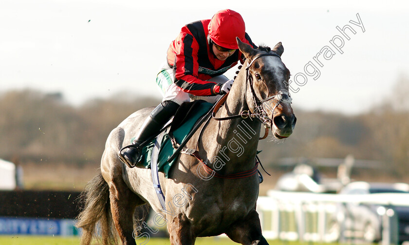 Graystone-0005 
 GRAYSTONE (Bryony Frost) wins The Agetur UK Ltd Juvenile Maiden Hurdle
Warwick 9 Dec 2021 - Pic Steven Cargill / Racingfotos.com