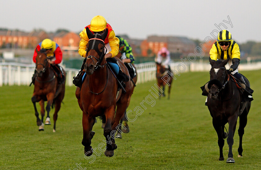 Nellie-Moon-0001 
 NELLIE MOON (Kieran Shoemark) wins The Veolia Fillies Handicap
Newbury 22 Jul 2021 - Pic Steven Cargill / Racingfotos.com