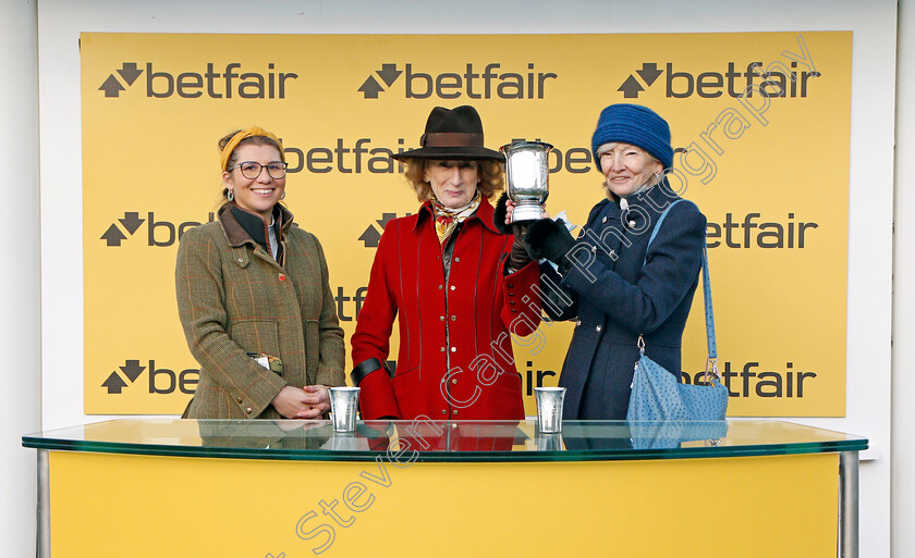 Commodore-0011 
 Presentation for The Betfair Handicap Chase won by COMMODORE
Cheltenham 10 Dec 2021 - Pic Steven Cargill / Racingfotos.com