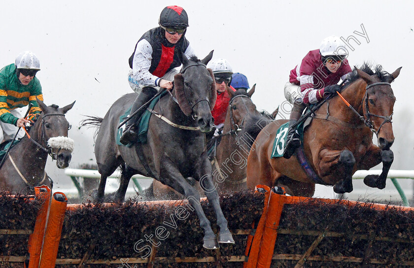 Maskada-0001 
 MASKADA (right, Brendan Powell) beats I LIKE HIM (left) in The Agetur UK Juvenile Maiden Hurdle
Warwick 12 Dec 2019 - Pic Steven Cargill / Racingfotos.com