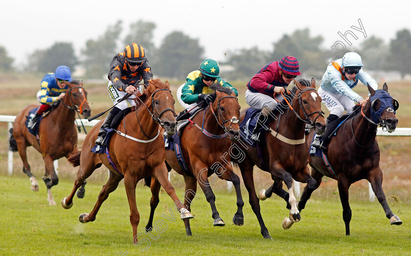 Johnny-Boom-0001 
 JOHNNY BOOM (left, Paul Hanagan) beats VOI (2nd left) FLOWER OF THUNDER (2nd right) and CAYMAN MOON (right) in The Download The Quinnbet App Handicap
Yarmouth 1 Jul 2021 - Pic Steven Cargill / Racingfotos.com