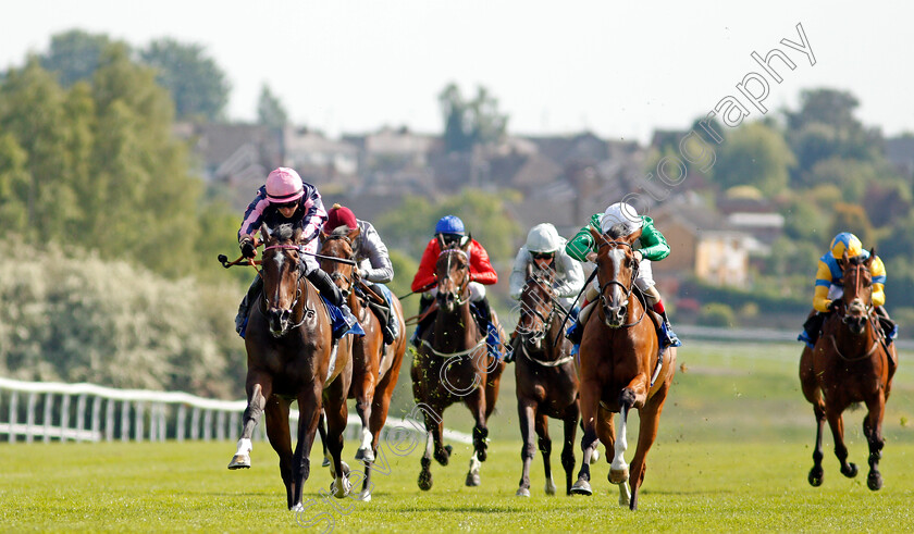 Spirit-Of-Bermuda-0005 
 SPIRIT OF BERMUDA (left, Tom Marquand) beats DIVINE MAGIC (right) in The Follow Us On Twitter @leicesterraces Fillies Handicap
Leicester 1 Jun 2021 - Pic Steven Cargill / Racingfotos.com