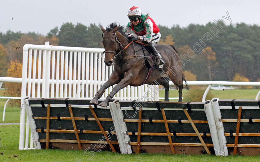 Lunar-Contact-0004 
 LUNAR CONTACT (Tom Cannon)
Market Rasen 17 Nov 2022 - Pic Steven Cargill / Racingfotos.com