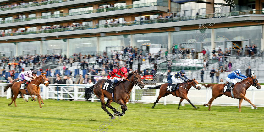 Mullionheir-0001 
 MULLIONHEIR (centre, Silvestre De Sousa) wins The Bibendum Wine Handicap Ascot 8 Sep 2017 - Pic Steven Cargill / Racingfotos.com