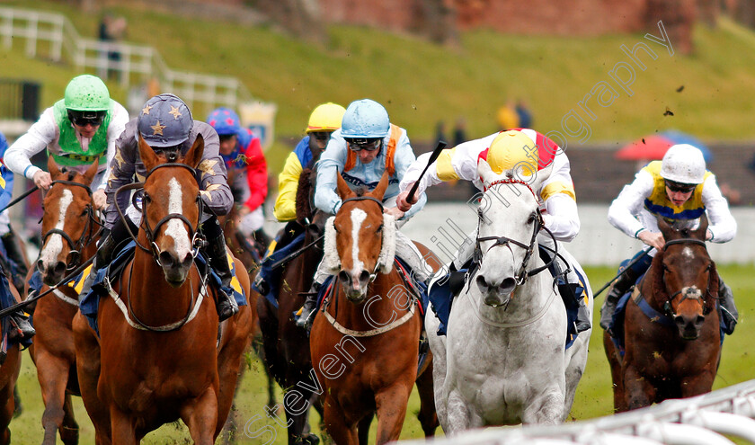 The-Feathered-Nest-0002 
 THE FEATHERED NEST (left, Paul Hanagan) beats MY AMIGO (right) in The Greenhous Handicap Chester 9 May 2018 - Pic Steven Cargill / Racingfotos.com