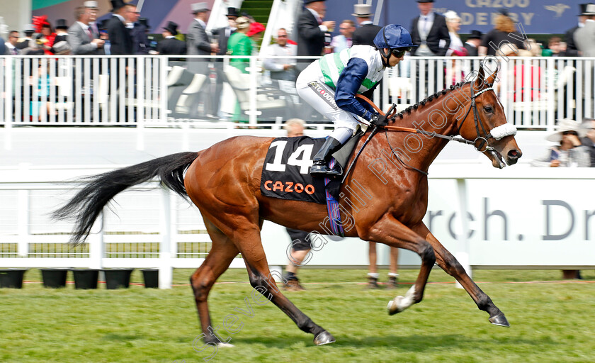 Swilcan-Bridge-0001 
 SWILCAN BRIDGE (Hayley Turner) winner of The Cazoo Handicap
Epsom 4 Jun 2022 - Pic Steven Cargill / Racingfotos.com