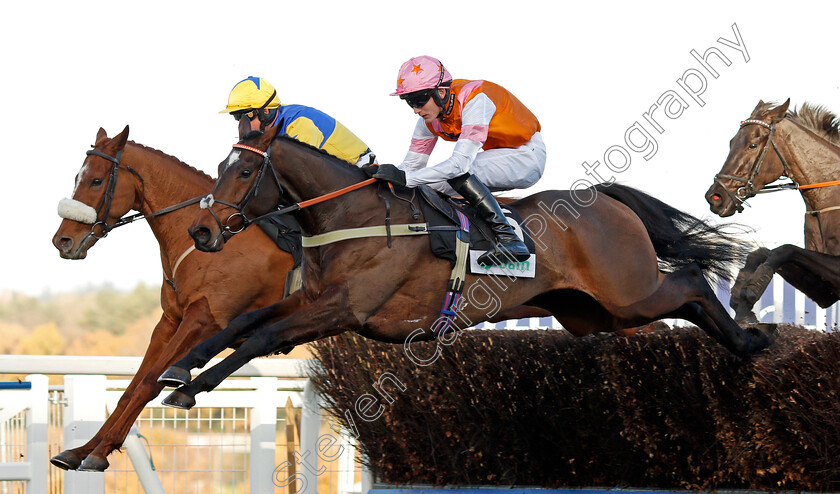 Creep-Desbois-0003 
 CREEP DESBOIS (Tom Bellamy) jumps with SOUPY SOUPS (farside) Ascot 25 Nov 2017 - Pic Steven Cargill / Racingfotos.com