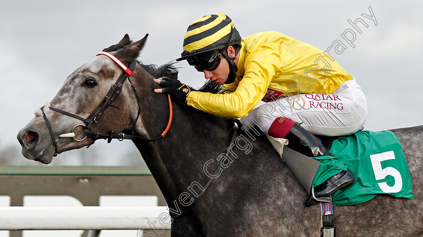 Perfect-Inch-0005 
 PERFECT INCH (Oisin Murphy) wins The Unibet Breeders Backing Racing EBF Fillies Novice Stakes
Kempton 2 Nov 2020 - Pic Steven Cargill / Racingfotos.com