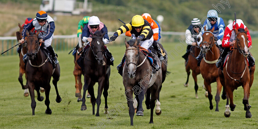 Gentleman-At-Arms-0002 
 GENTLEMAN AT ARMS (Jim Crowley) wins The Dave Gee 50th Birthday Handicap
Nottingham 10 Aug 2021 - Pic Steven Cargill / Racingfotos.com