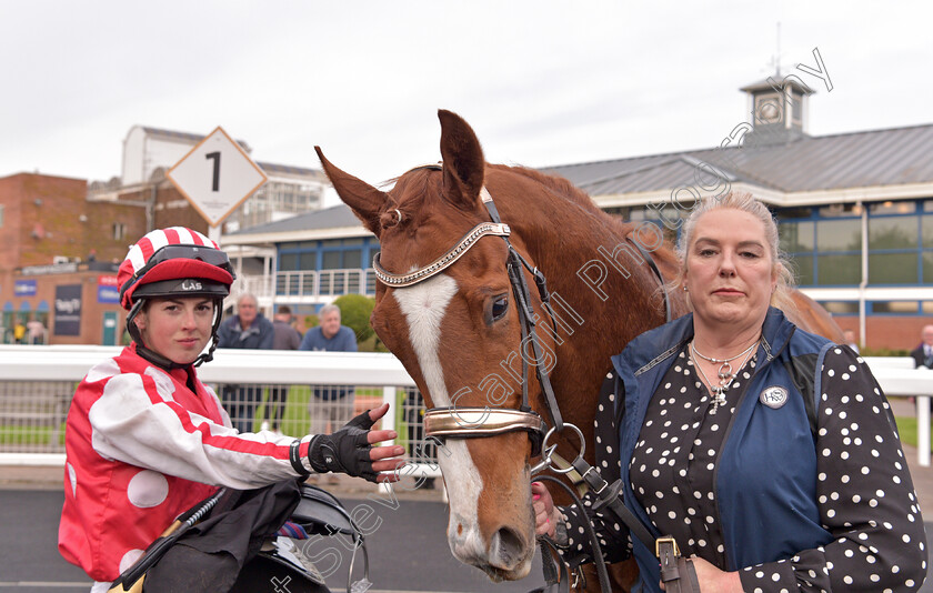 Umming-N -Ahing-0012 
 UMMING N' AHING (Rose Dawes) winner of The Castle Rock Neil Kelso Memorial Handicap
Nottingham 22 Apr 2023 - pic Steven Cargill / Becky Bailey / Racingfotos.com