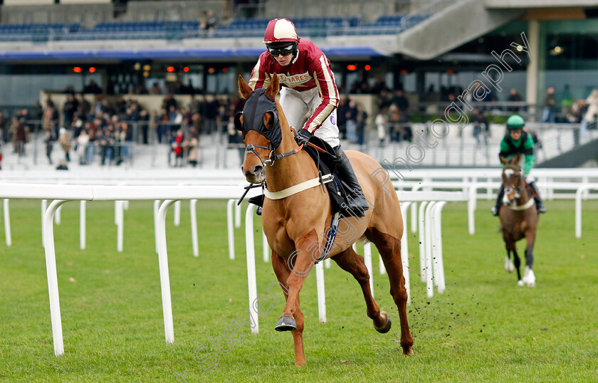 Golden-Ambition-0001 
 GOLDEN AMBITION (Kielan Woods)
Ascot 21 Dec 2024 - Pic Steven Cargill / Racingfotos.com