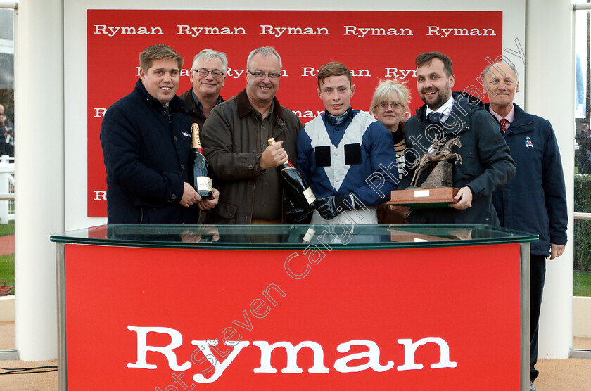 Sam-Red-0010 
 Presentation to BGC Racing, Dan Skelton and William Marshall for The Ryman Stationery Cheltenham Business Club Amateur Riders Handicap Chase won by SAM RED
Cheltenham 26 Oct 2018 - Pic Steven Cargill / Racingfotos.com