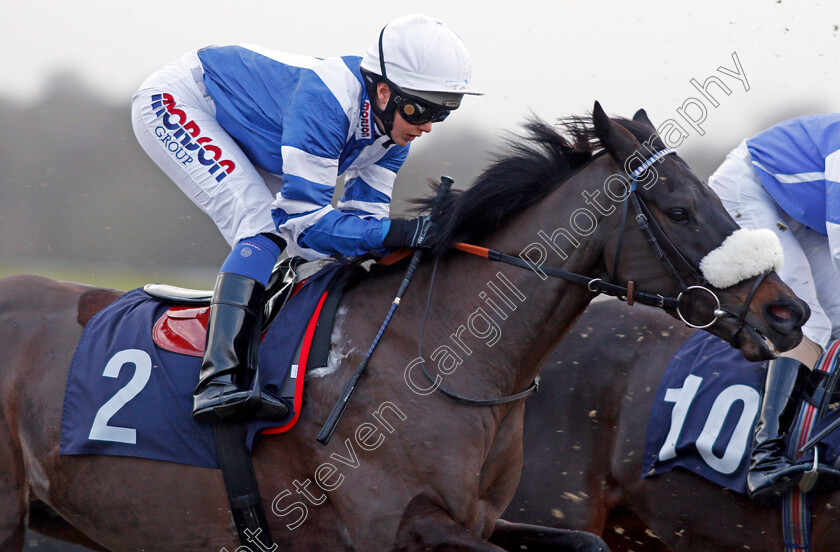 Zubayr-0005 
 ZUBAYR (Megan Nicholls) Lingfield 30 Dec 2017 - Pic Steven Cargill / Racingfotos.com