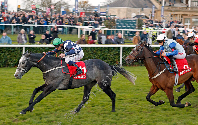 Saunter-0003 
 SAUNTER (Jim Crowley) beats CHELSEA LAD (right) in The Betfred November Handicap Doncaster 11 Nov 2017 - Pic Steven Cargill / Racingfotos.com