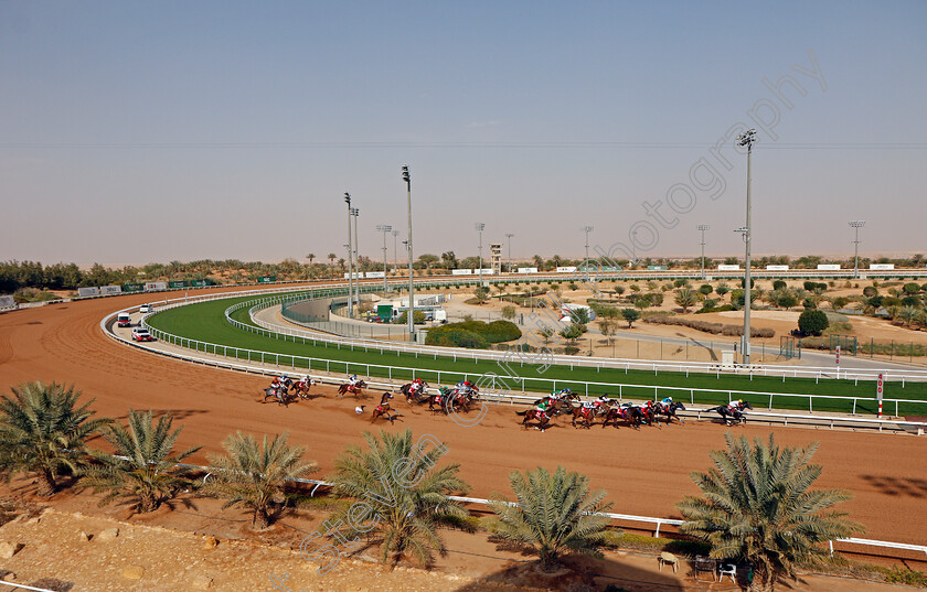 Race-0001-scene-0002 
 Turning for home during the Jahez Fillies Handicap at the Saudi Cup (Faller unhurt)
King Abdulaziz Racecourse, Riyadh, Saudi Arabia 25 Feb 2022 - Pic Steven Cargill / Racingfotos.com