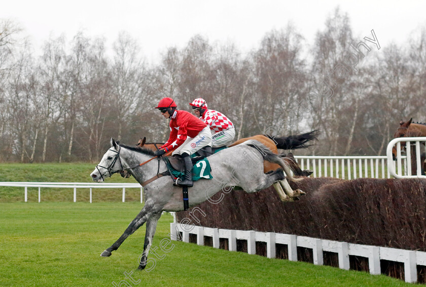 Caldwell-Potter-0004 
 CALDWELL POTTER (Harry Cobden) 
Cheltenham 14 Dec 2024 - Pic Steven Cargill / Racingfotos.com