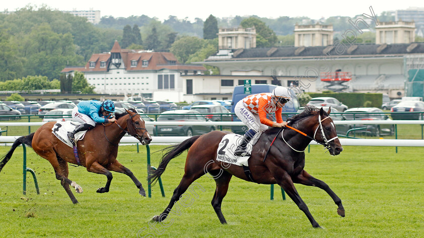 Ponntos-0004 
 PONNTOS (Mickael Barzalona) wins The Prix de Saint-Georges
Longchamp 12 May 2024 - Pic Steven Cargill / Racingfotos.com