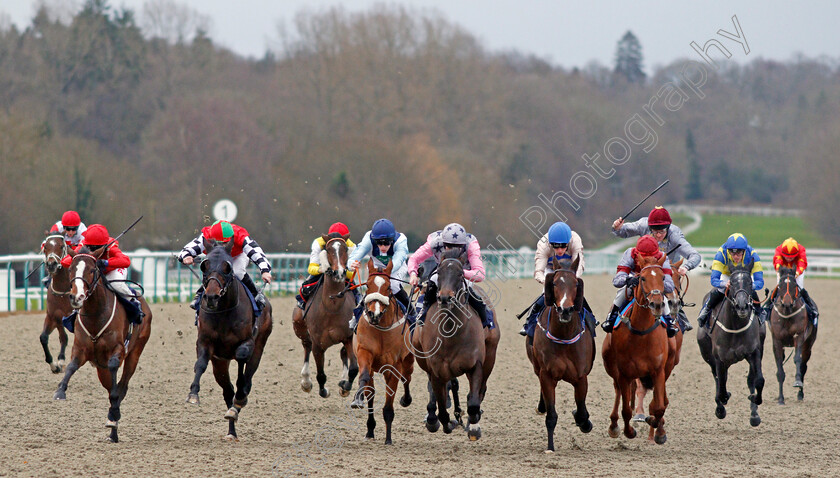 Miss-Elsa-0003 
 MISS ELSA (left, Georgia Dobie) beats SUBLIMINAL (2nd left) and MUSIC MAJOR (centre) in The Betway Handicap
Lingfield 11 Dec 2019 - Pic Steven Cargill / Racingfotos.com