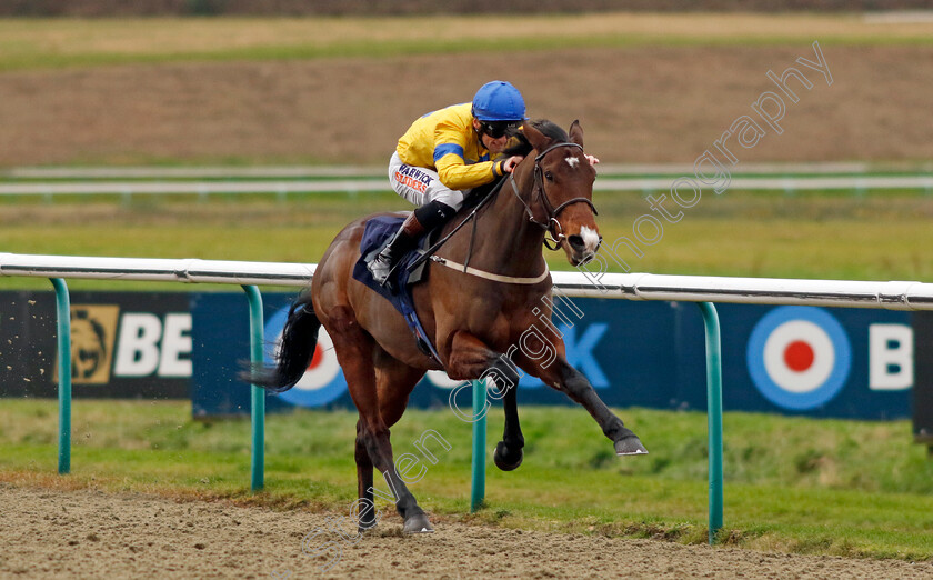 Sun-God-0004 
 SUN GOD (Trevor Whelan) wins The Boost Your Acca At Betmgm Nursery
Lingfield 23 Dec 2023 - Pic Steven Cargill / Racingfotos.com