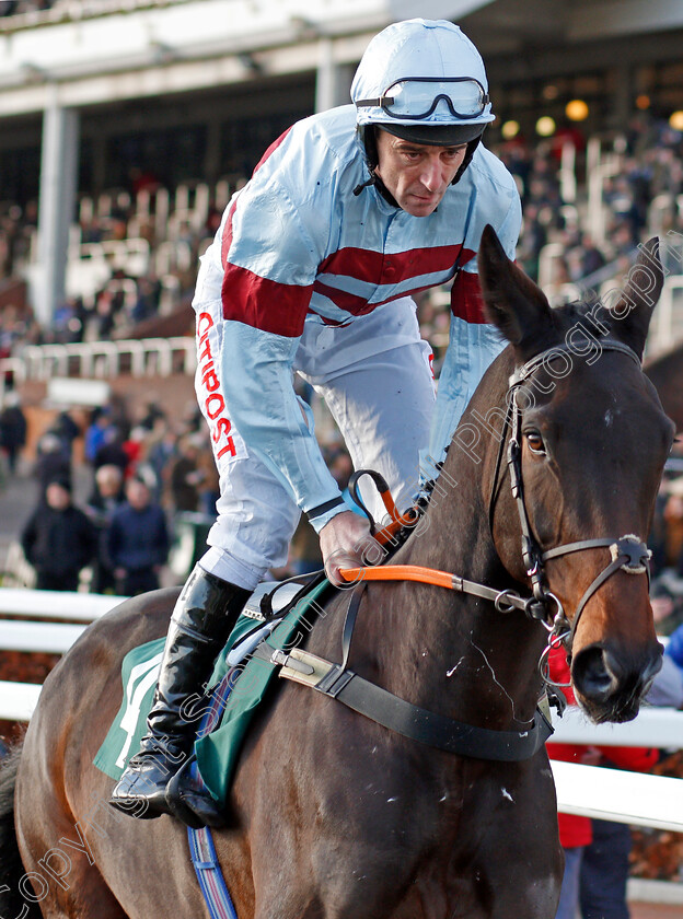 Lalor-0001 
 LALOR (Davy Russell) Cheltenham 15 Dec 2017 - Pic Steven Cargill / Racingfotos.com