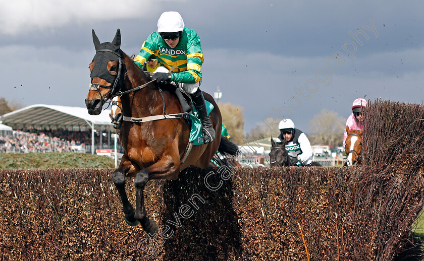 Gentleman-Du-Mee-0002 
 GENTLEMAN DE MEE (Mark Walsh) wins The Poundland Maghull Novices Chase
Aintree 9 Apr 2022 - Pic Steven Cargill / Racingfotos.com