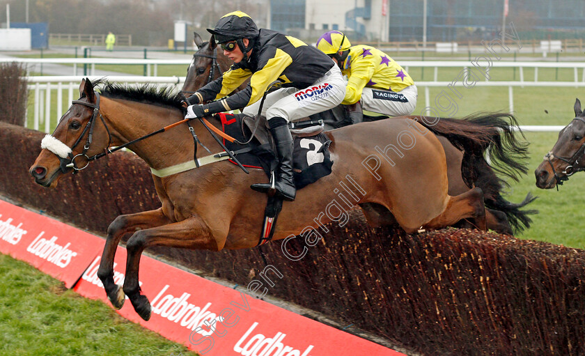 Elegant-Escape-0001 
 ELEGANT ESCAPE (Harry Cobden) wins The Ladbrokes John Francome Novices Chase Newbury 2 Dec 2017 - Pic Steven Cargill / Racingfotos.com