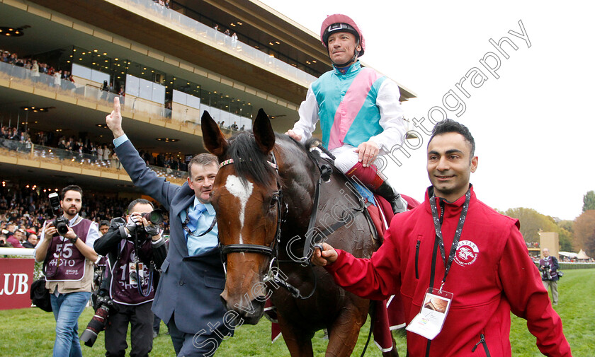 Enable-0022 
 ENABLE (Frankie Dettori) after The Qatar Prix De L'Arc De Triomphe
Longchamp 7 Oct 2018 - Pic Steven Cargill / Racingfotos.com