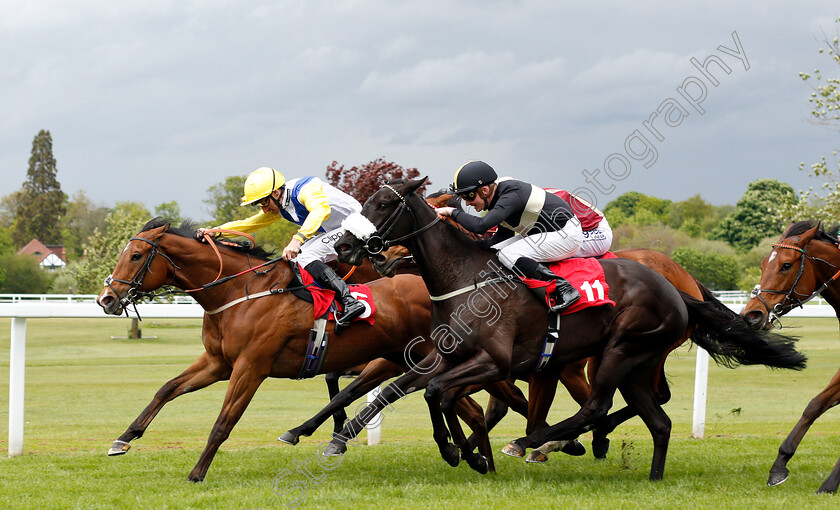 Leodis-Dream-0003 
 LEODIS DREAM (left, Daniel Tudhope) beats PASS THE GIN (right) in The bet365 Handicap
Sandown 26 Apr 2019 - Pic Steven Cargill / Racingfotos.com