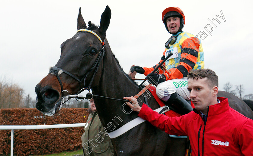 Might-Bite-0015 
 MIGHT BITE (Nico de Boinville) after The 32Red King George VI Chase Kempton 26 Dec 2017 - Pic Steven Cargill / Racingfotos.com