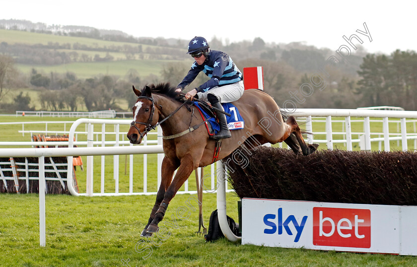 Ney-0001 
 NEY (Kieren Buckley) wins The Sky Bet Beginners Chase
Punchestown 12 Jan 2025 - Pic Steven Cargill / Racingfotos.com