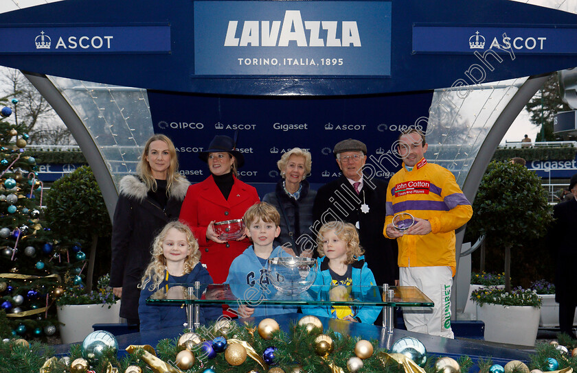 Gold-Present-0008 
 Presentation for The Lavazza Silver Cup Handicap Chase Ascot 23 Dec 2017 - Pic Steven Cargill / Racingfotos.com